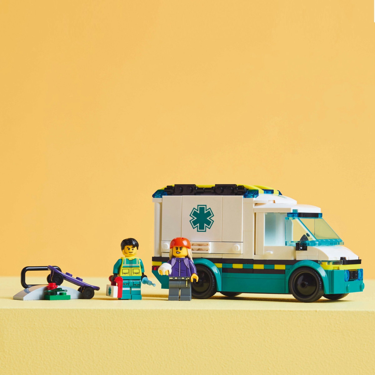 Konstruktorius LEGO City Emergency Ambulance - 3