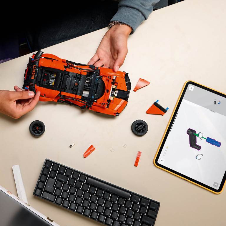 Konstruktorius LEGO Technic Bugatti Chiron Pur Sport Hypercar - 4