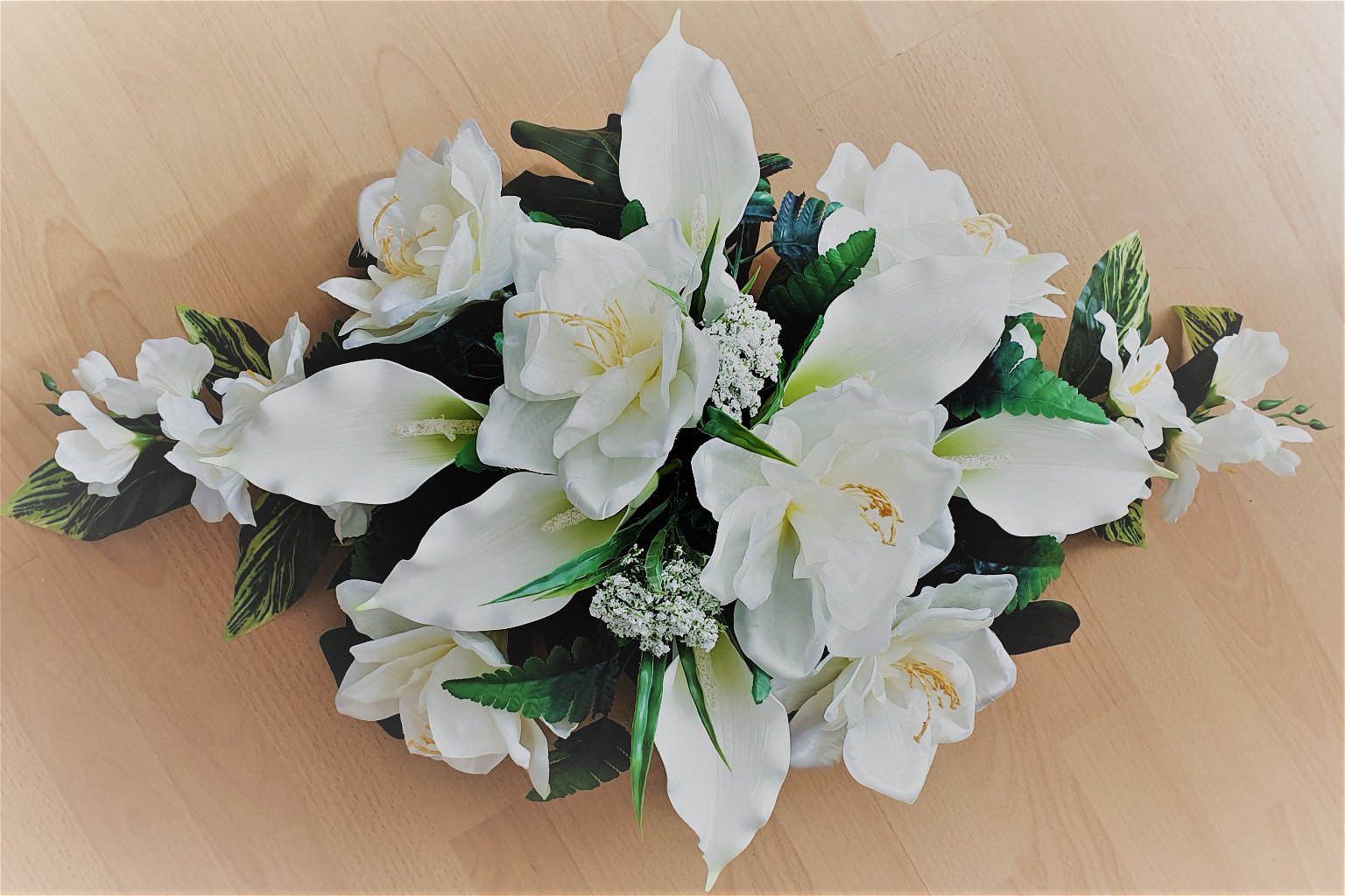Dirbtinių gėlių puokštė, baltos sp., 90 x 45 cm