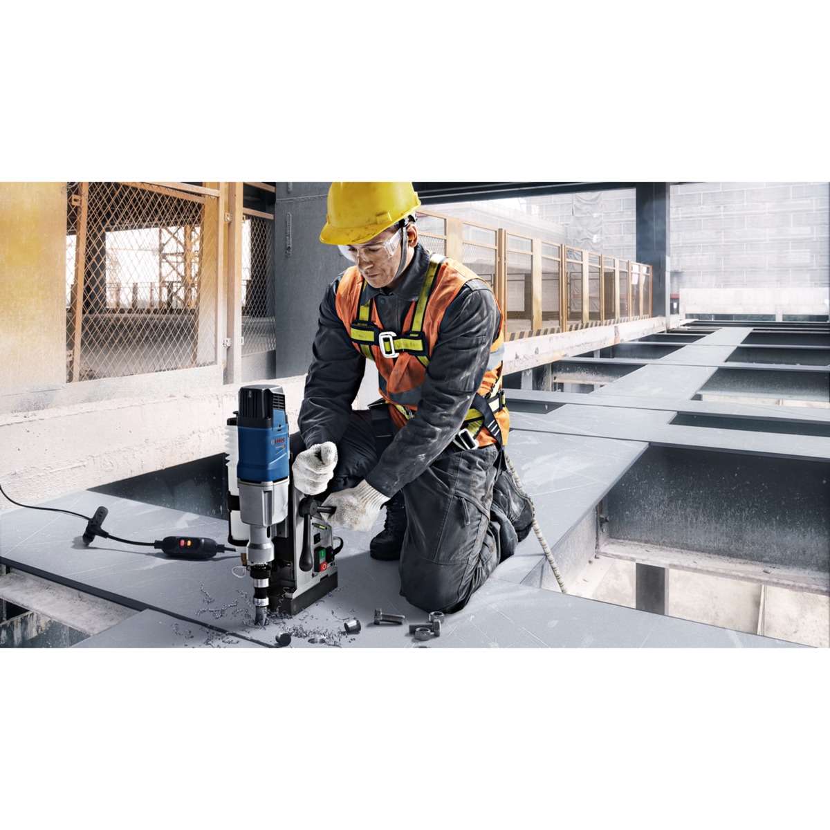 Elektrinis gręžtuvas BOSCH PRO GBM 50-2, 1200 W (su magnetiniu padu ir lagaminu)-1