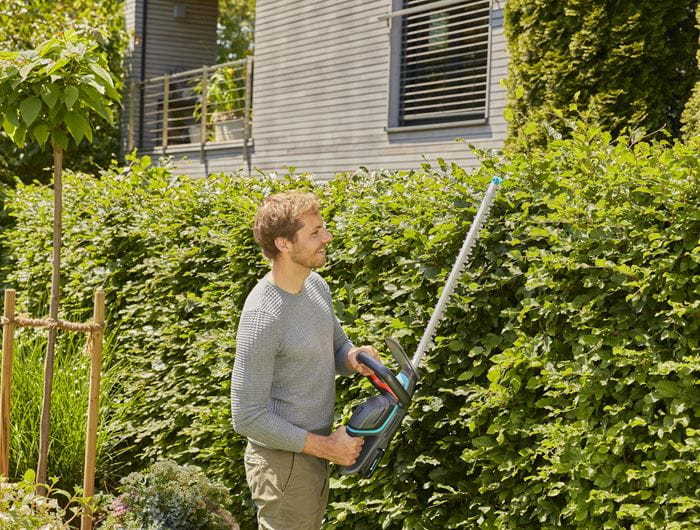 Akumuliatorinės gyvatvorių žirklės GARDENA ComfortCut 60 18V