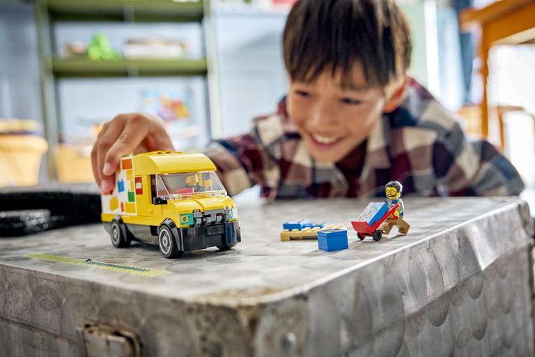 Konstruktorius LEGO City Great Vehicles The LEGO Van - 3