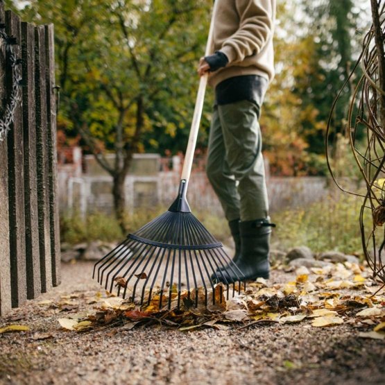 Vėduoklinis grėblys FISKARS SOLID WOOD, 182 cm - 3