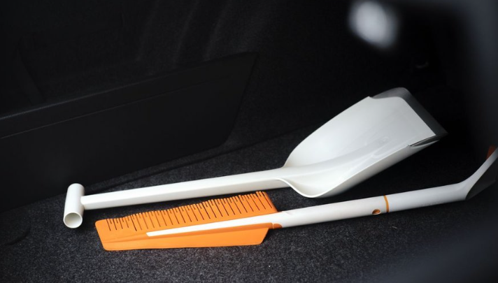 Automobilinis sniego kastuvas FISKARS SNOWXPERT, 22 x 63 cm - 3