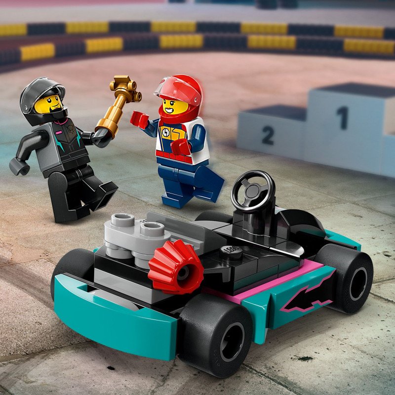 Konstruktorius LEGO City Great Vehicles Go-Karts and Race Drivers 60400 - 5