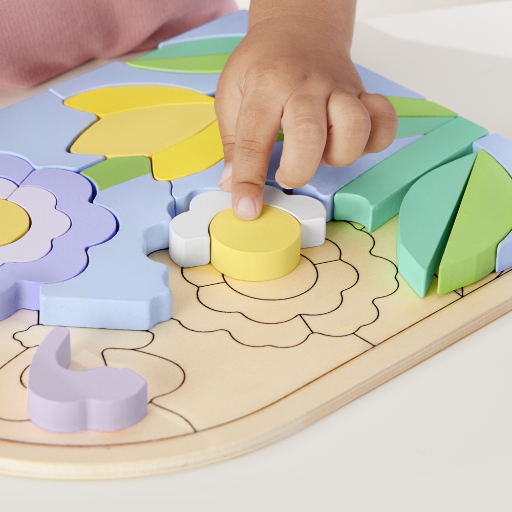Fisher price medinė dėlionė gėlės-1