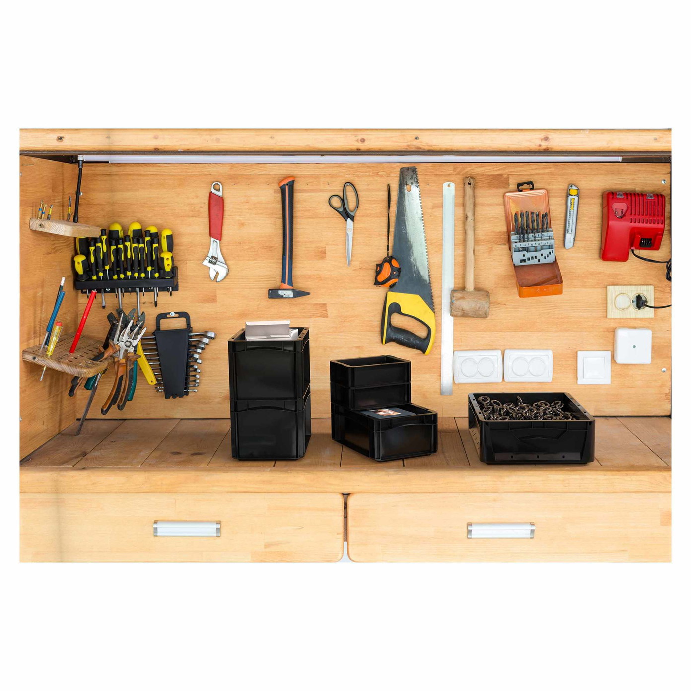 Daiktų laikymo dėžė Eurobox system 60x40xh32 cm, juoda, 62 l-1