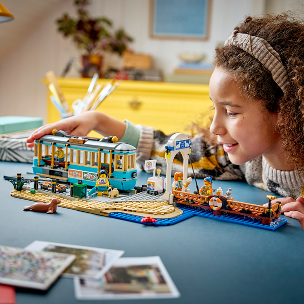 Konstruktorius LEGO City Classic Beach Streetcar - 2