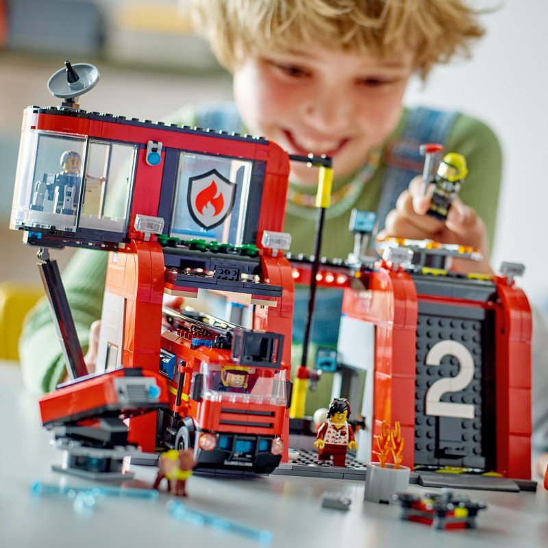 Konstruktorius LEGO City Fire Fire Station with Fire Truck 60414 - 4