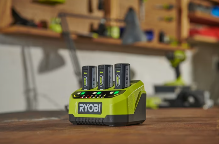 Trijų jungčių įkroviklis RYOBI USB Lithium™, 4V - 2