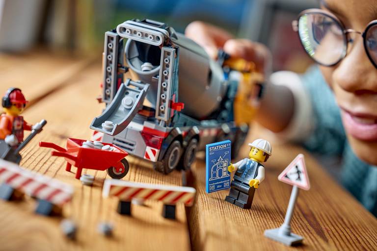 Konstruktorius LEGO City Great Vehicles Cement Mixer - 3