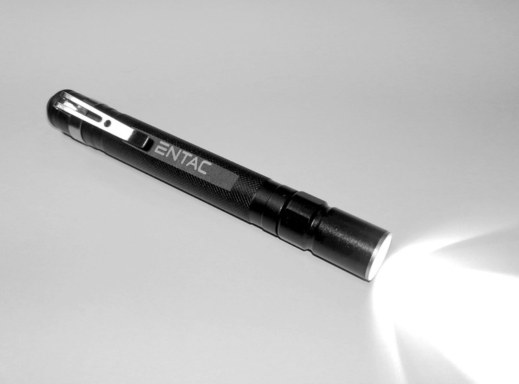 LED žibintuvėlis ENTAC, IP44, 3W, 150lm, elementai 2xAAA (neįeina), atstumas 100 m, juodos spalvos - 3