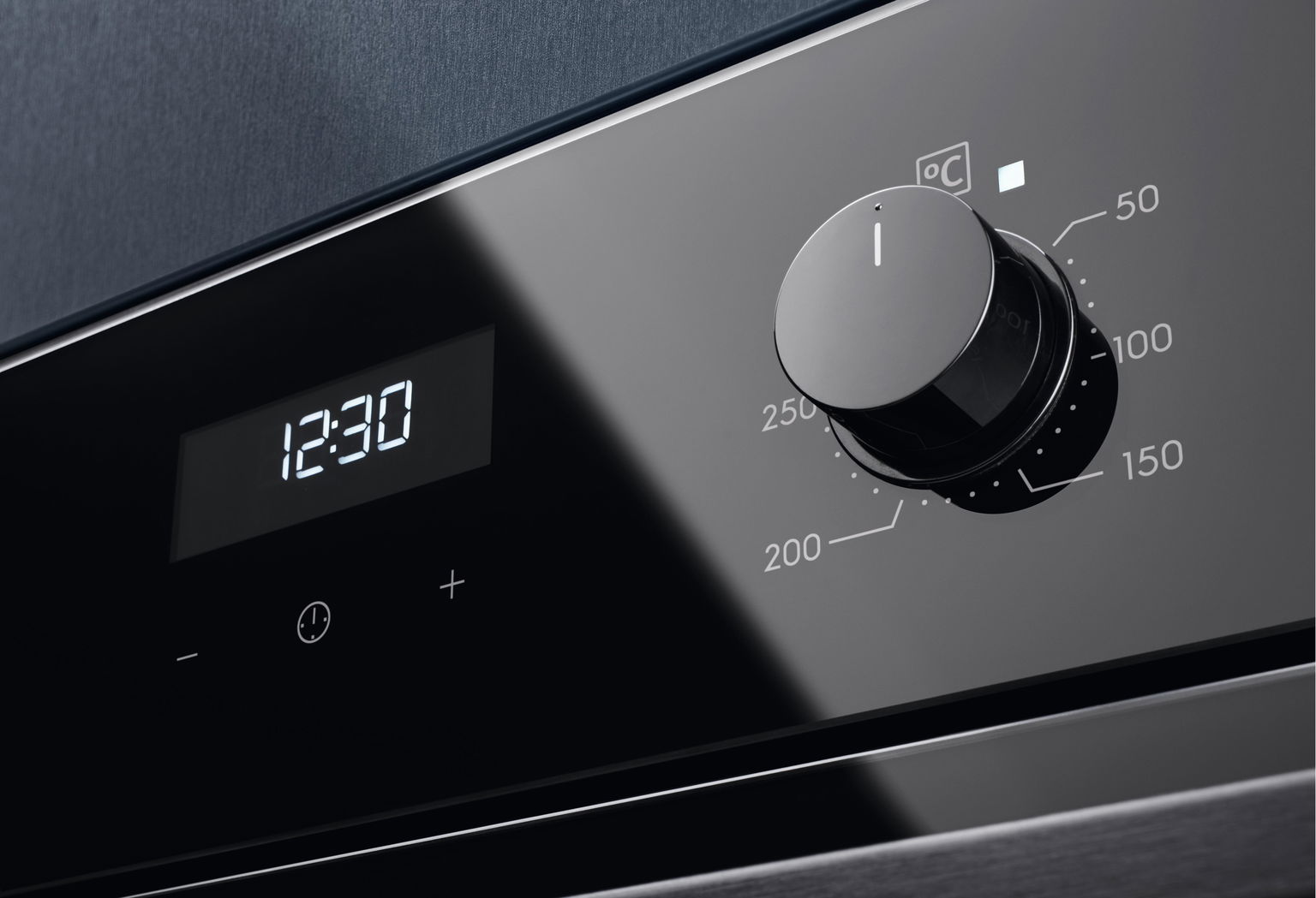 Įmontuojama orkaitė ELECTROLUX EOF5C50BZ - 5