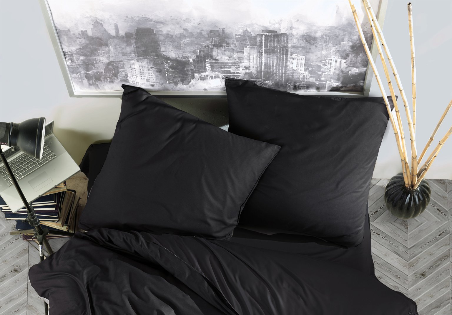 Satininis pagalvės užvalkalas CREYA, juodos sp., 70 x 70 cm, 100 % medvilnės