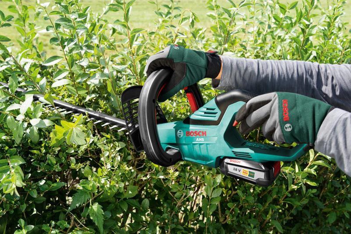 Akumuliatorinės gyvatvorių žirklės BOSCH EasyHedgeCut 18-45, 18 V, 2,0 Ah, 45 cm - 6