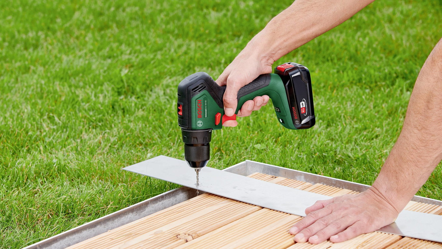 Akumuliatorinis suktuvas-gręžtuvas BOSCH UniversalDrill 18V-60, 18 V, 2,0 Ah Li-ion, 60 Nm-1