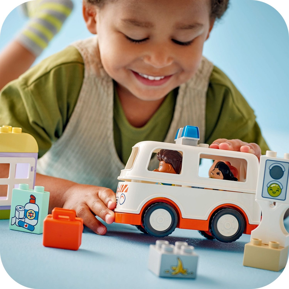Konstruktorius LEGO DUPLO Ambulance & Driver - 6