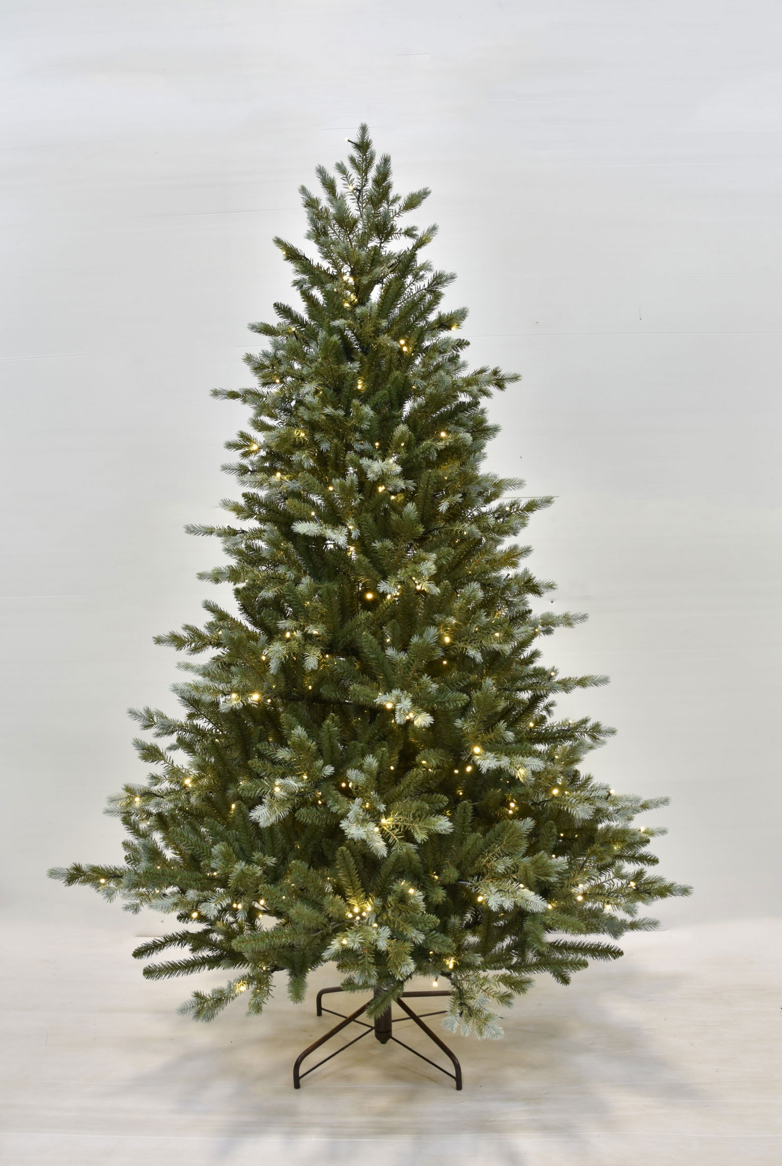Dirbtinė eglutė su el. girlianda NEW BLUE SPRUCE, 450 LED lempučių, 210 cm-0