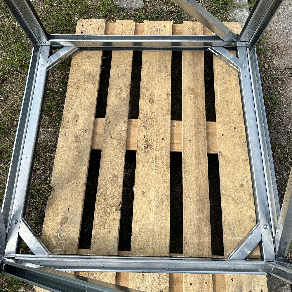Lauko dušas 1 × 1 m, konstrukcija - 5