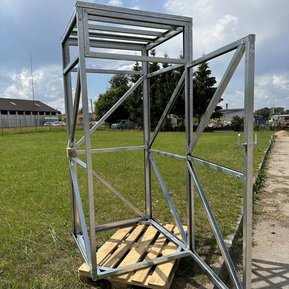 Lauko dušas 1 × 1 m, konstrukcija - 4