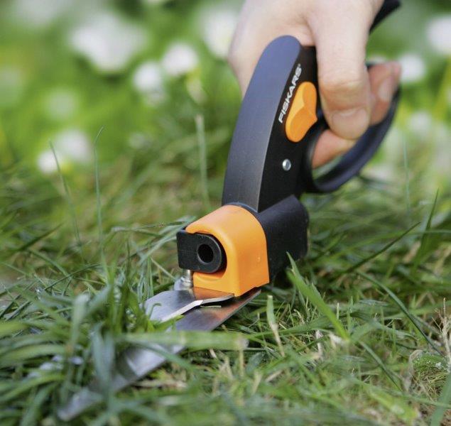 Žolės žirklės FISKARS GS42, 32,2 cm, su specialia pavara - 6