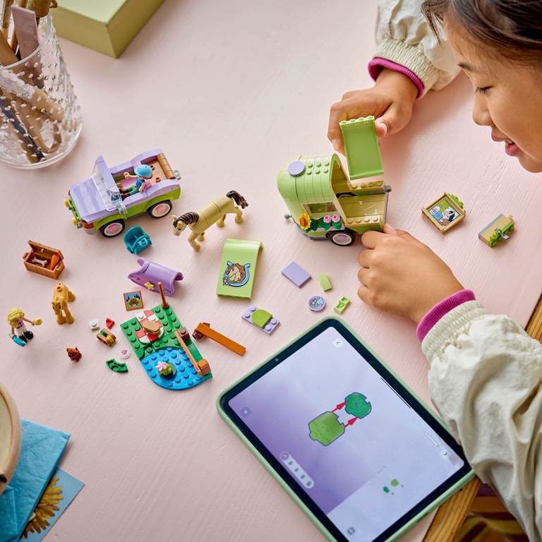 Konstruktorius LEGO Friends Horse & Baby Foal Trailer - 4
