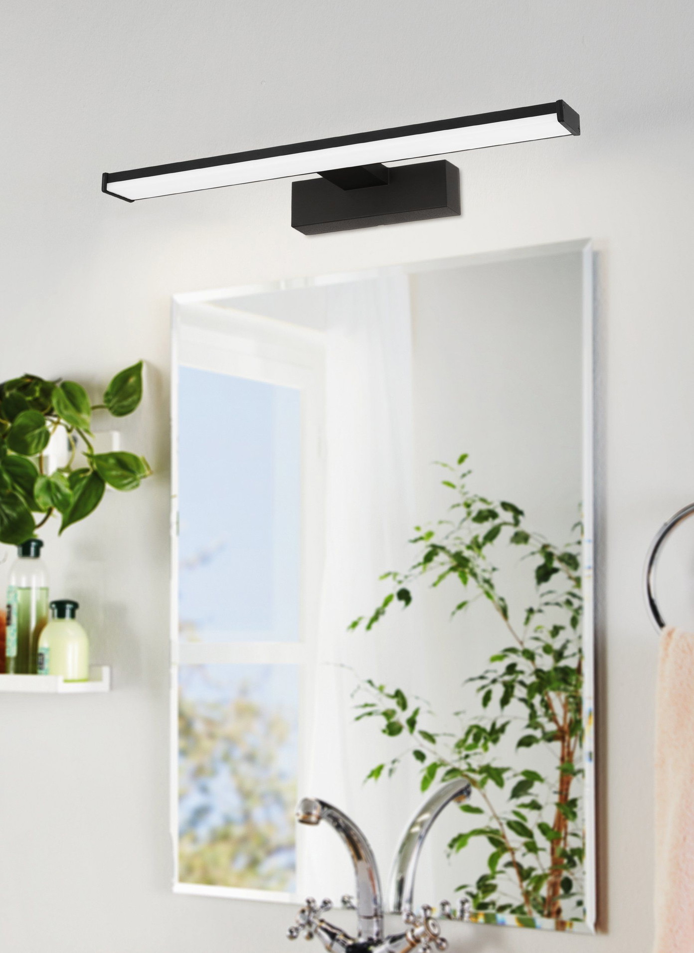 Veidrodžių LED šviestuvas EGLO Pandella, IP44, 7,4W, 4000K, 900lm, juodos sp., 40 x h4 cm-1