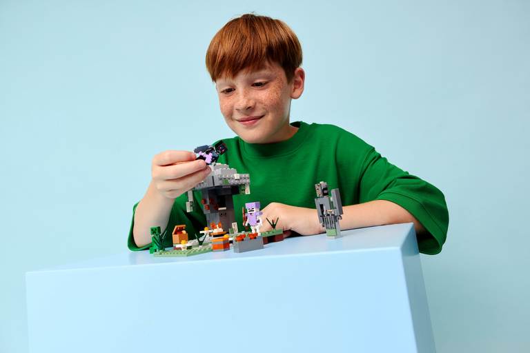 Konstruktorius LEGO Minecraft The Pale Garden - 3