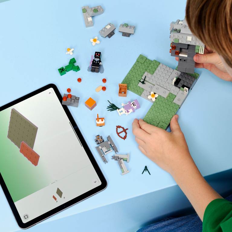 Konstruktorius LEGO Minecraft The Pale Garden - 4