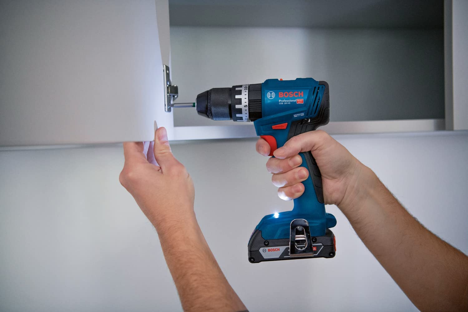 Akumuliatorinis smūginis suktuvas-gręžtuvas BOSCH PRO GSB 18V-45, (2x2.0Ah, L-case) - 5