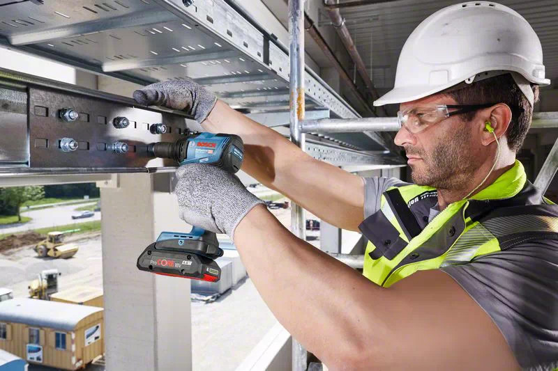 Akumuliatorinis smūginis veržliasūkis BOSCH PRO GDS 18V-210 C solo, 18V (be akum., L-BOXX) - 2