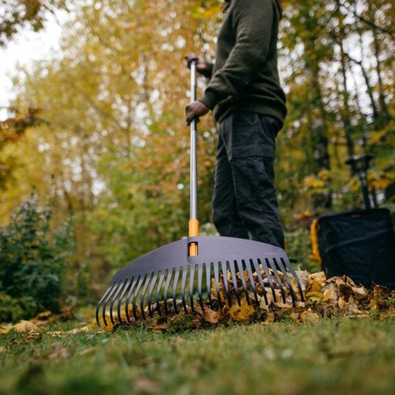 Vėduoklinis grėblys FISKARS ERGONOMIC, 51 x 180 cm, lapams - 4