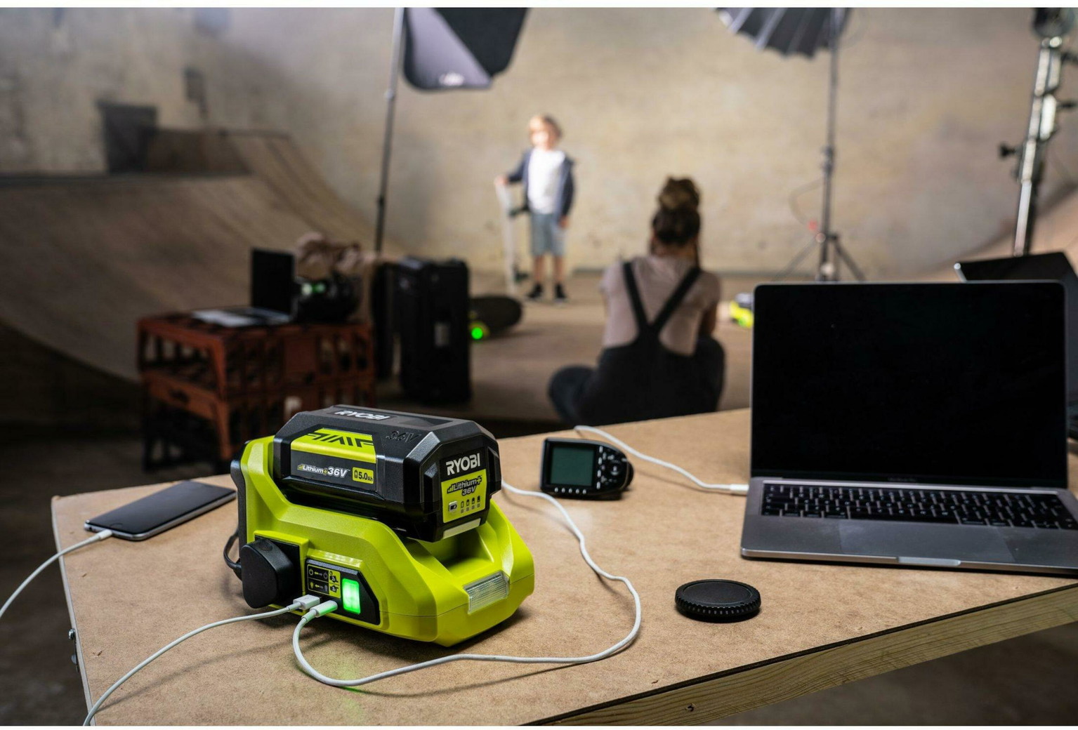 Akumuliatoriaus keitiklis RYOBI MAX POWER RY36BI300A-0, 300 W, 36V-1