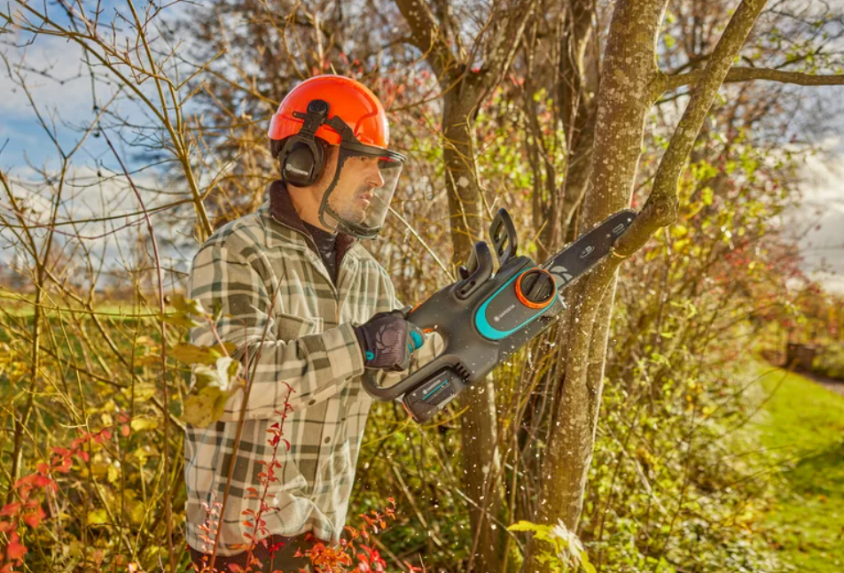 Akumuliatorinis grandininis pjūklas GARDENA PowerSaw 250/18V P4A, 18 V, 4,0 Ah, 25cm, 8m/s - 8