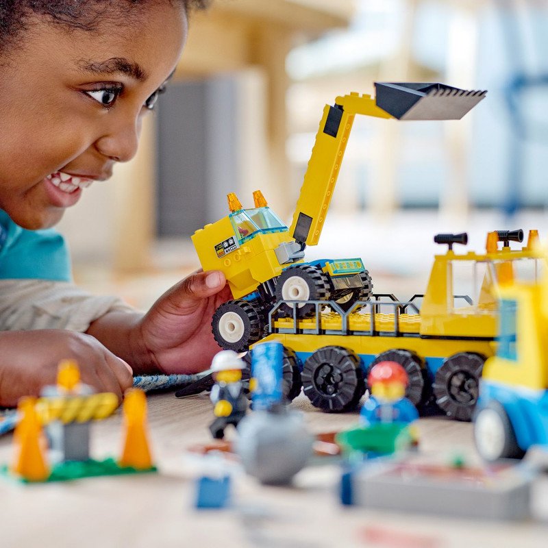 Konstruktorius LEGO City Construction Trucks and Wrecking Ball Crane 60391 - 3