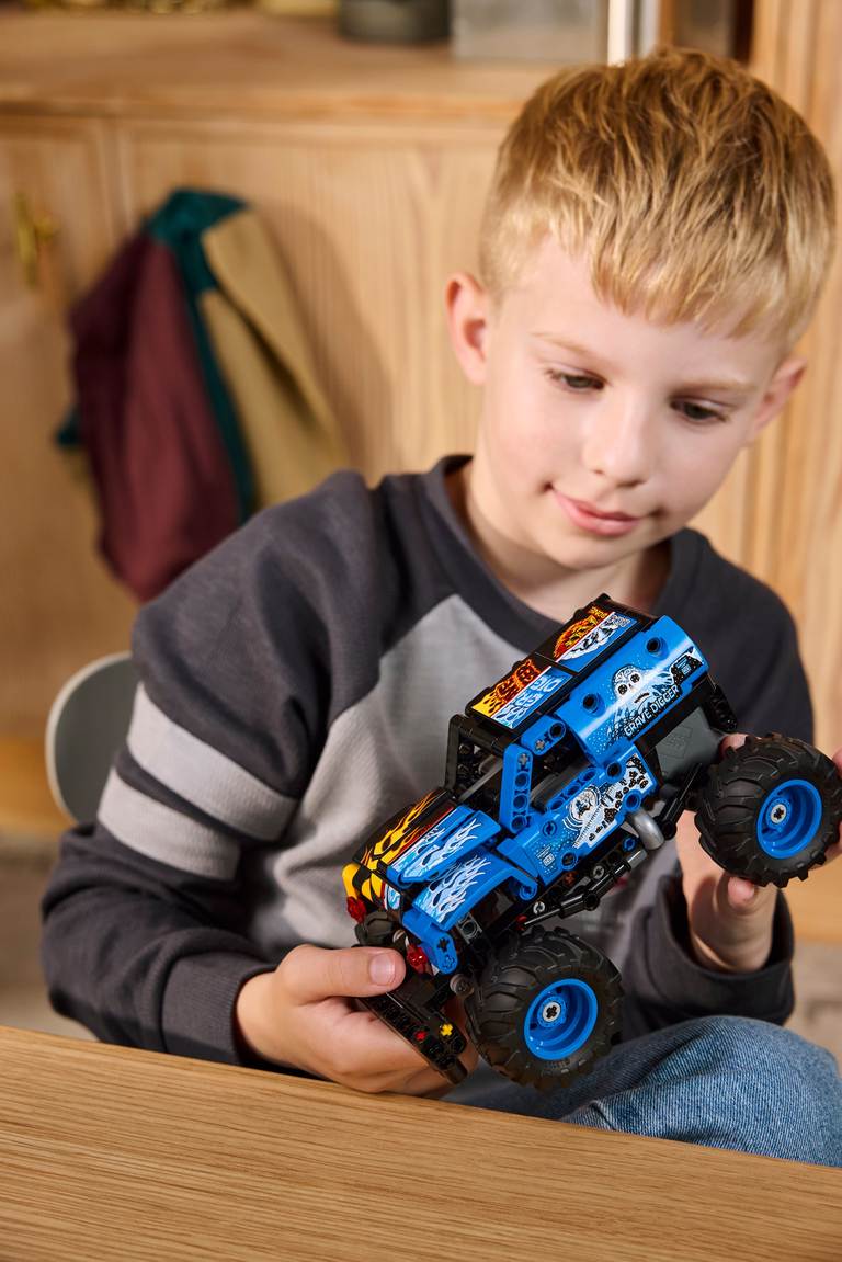 Konstruktorius LEGO Technic Monster Jam™ Grave Digger™ Fire and Ice - 2
