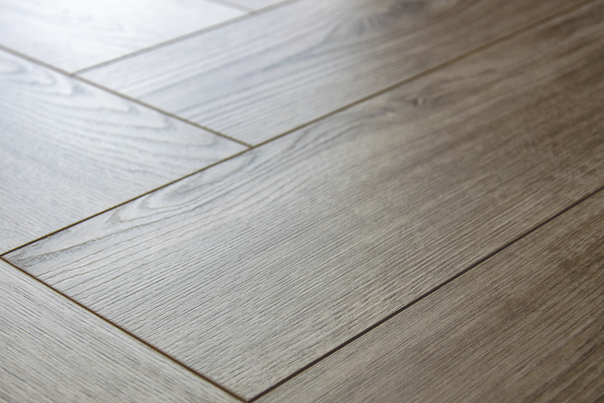 Laminatas VILLE DAB MONASTERIO 63279, Herringbone, atsp. vand.24h, 4V, 643x131x8mm, 32/AC5-1