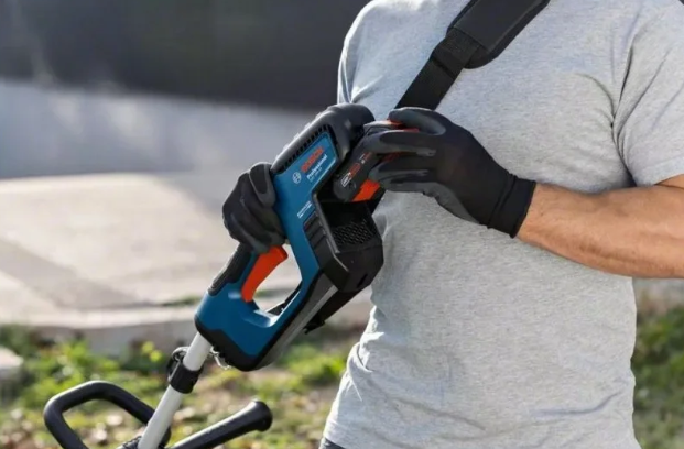 Akumuliatorinė žoliapjovė BOSCH GRT 18V-33 Solo, 18 V, 33 cm, be akumuliatoriaus-1