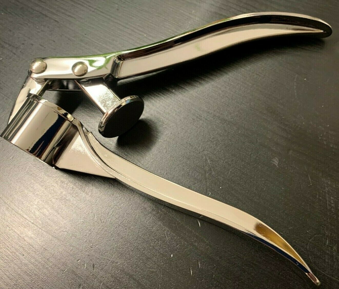 Česnakų spaustukas AXENTIA - 3