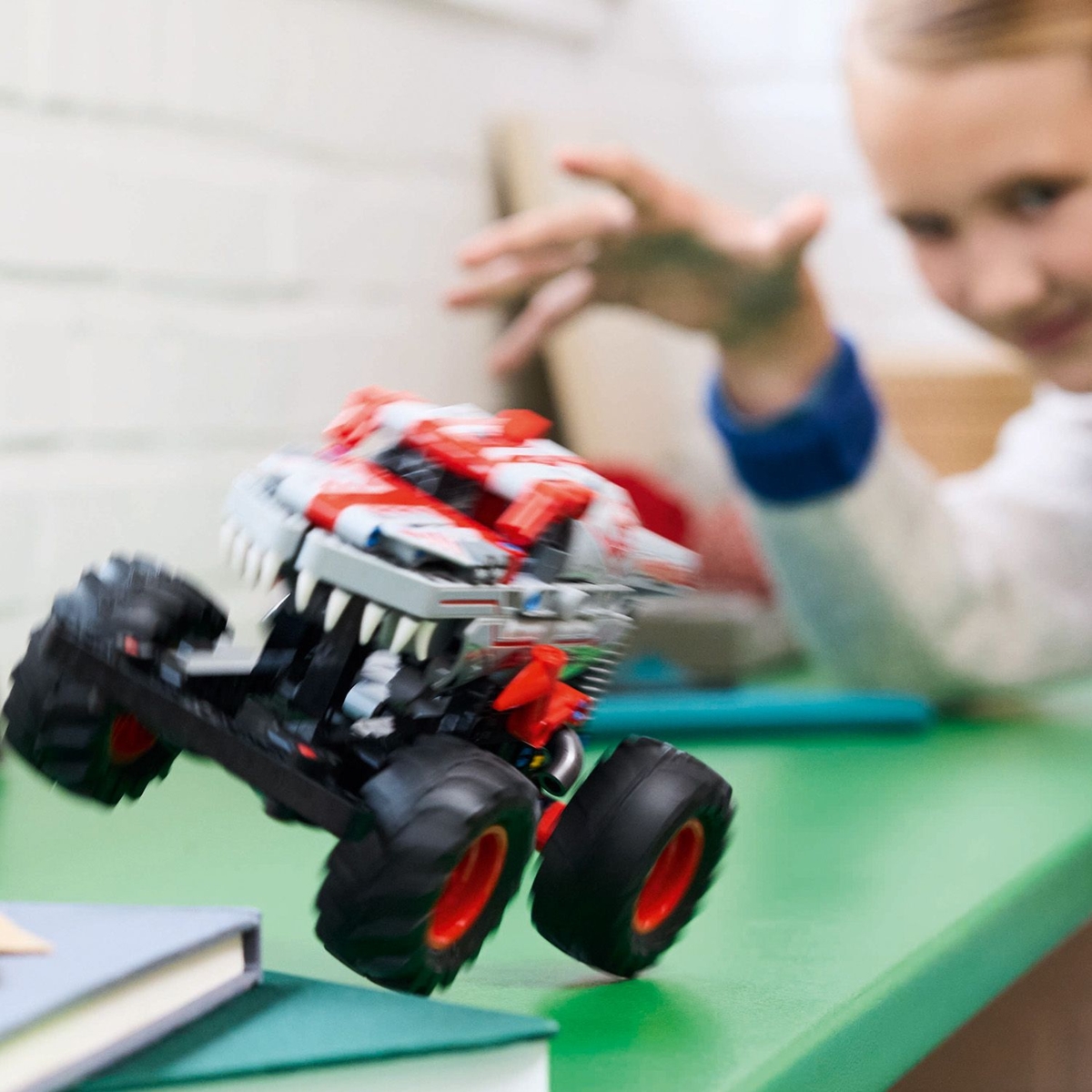 Konstruktorius LEGO Technic Monster Jam™ ThunderROARus™ Pull-Back - 5