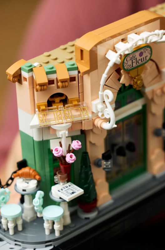Konstruktorius LEGO Icons French Café, 10362 - 4