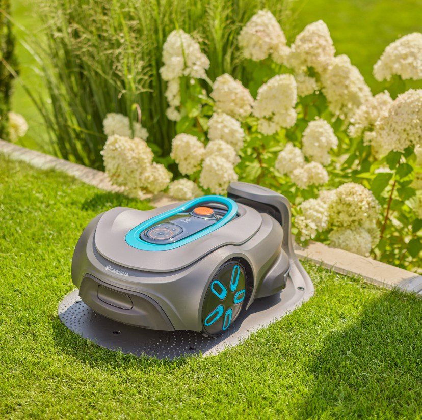 Vejos pjovimo robotas Gardena SMART SILENO MAX, iki 1,200 m², 18V/ 2.0Ah Li-Ion baterija-1