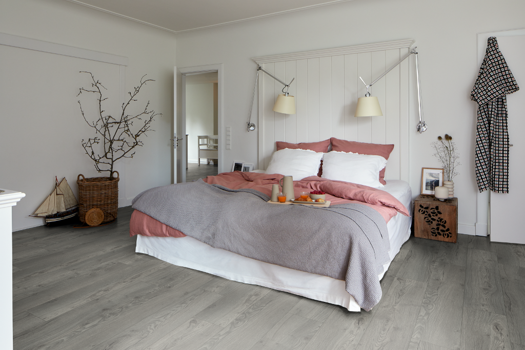 Laminatas NatureSenseAqua EL1028, tamsus ąž., WP 24h V4,click, 1292 x 193 x 10 mm,32/AC4-1